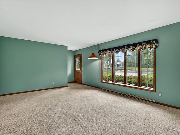 3rd image of 5630 Lacy Road