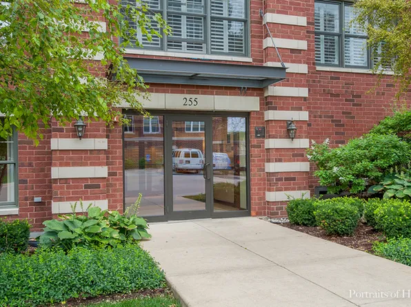 255 E Liberty Dr APT 608, Wheaton, IL 60187
