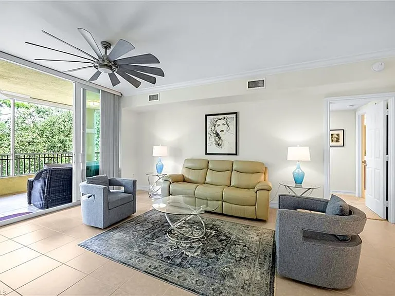 2728 Tiburon Blvd E #A-204 — Photo 2