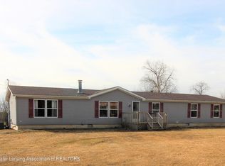 4190 Apple Dr, Eaton Rapids, MI 48827