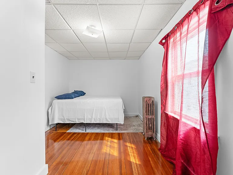 50 Moore St #2R — Photo 13