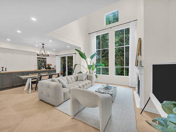 3rd image of 3460 Amberly Pl