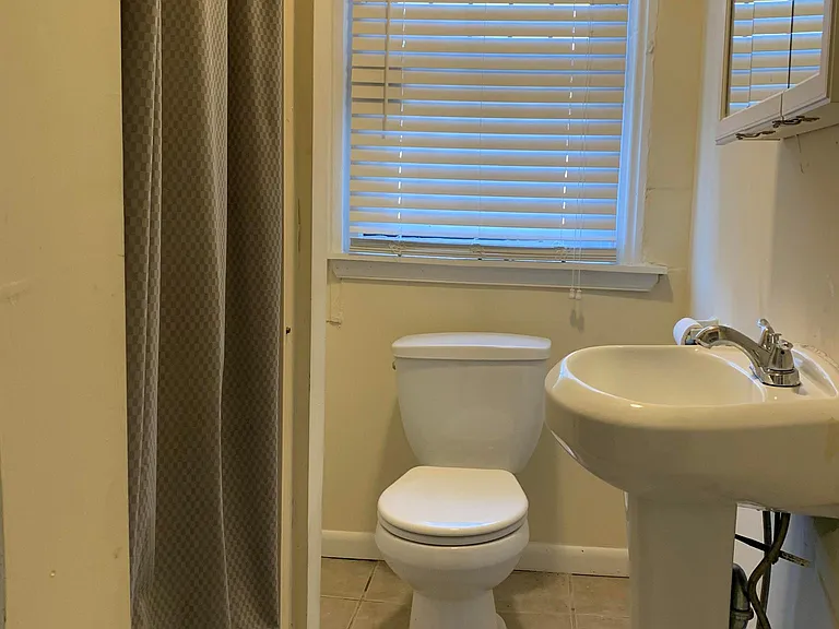1713 W Oxford St #3F — Photo 6