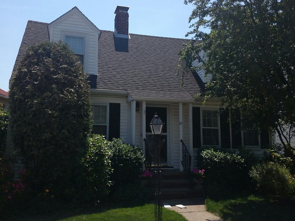 2nd image of 27 Burton St