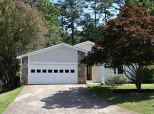 690 Lake Forest Ct, Roswell, GA 30076