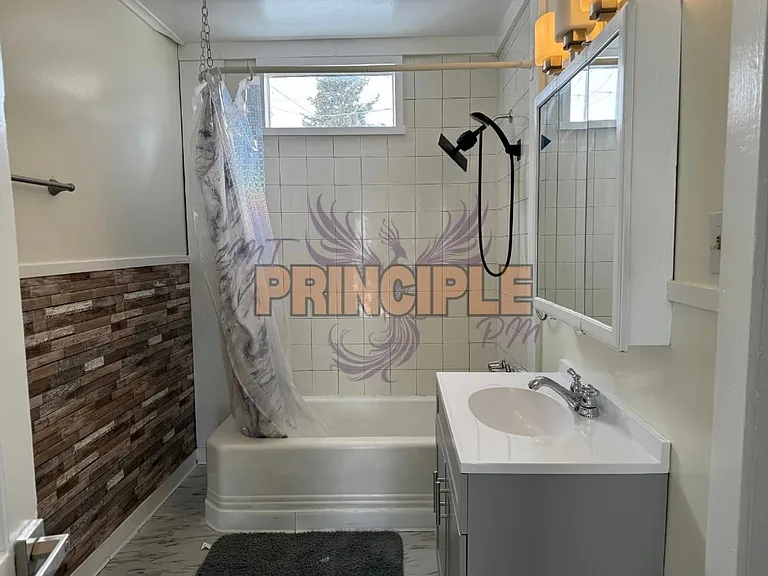117 W Pearl St — Photo 3