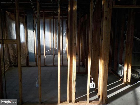 5th image of 9203 Curtis Ct