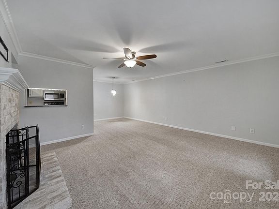 4th image of 3703 Colony Crossing Dr