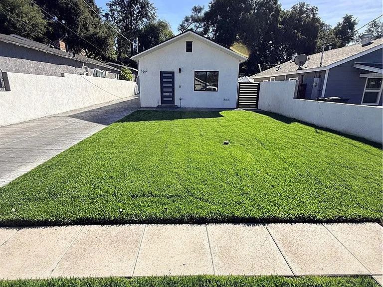 1664 Glen Ave — Photo 1