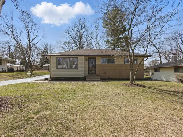 4425 West Dunwood ROAD, Milwaukee, WI 53223