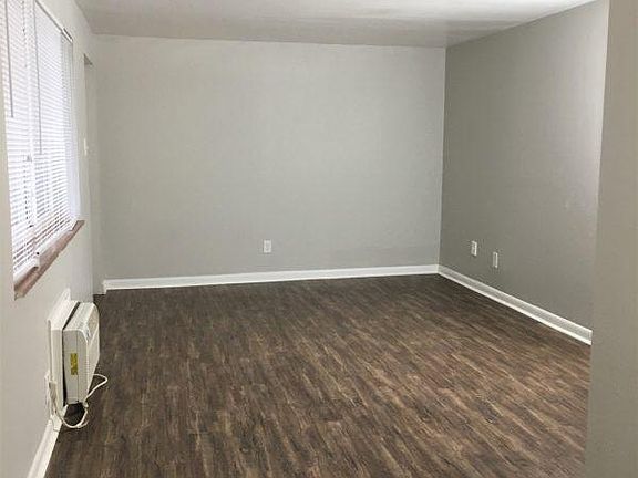 4th image of 2809 Valley View Dr #0e96f238a