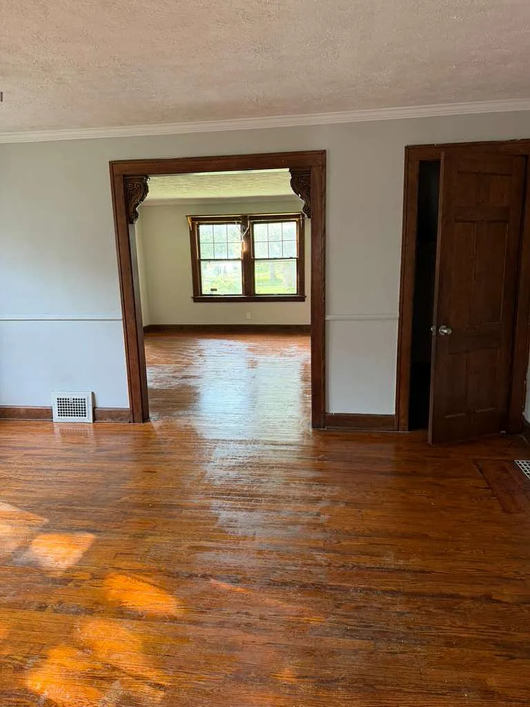 72 Harriman Avenue - 1 — Photo 4