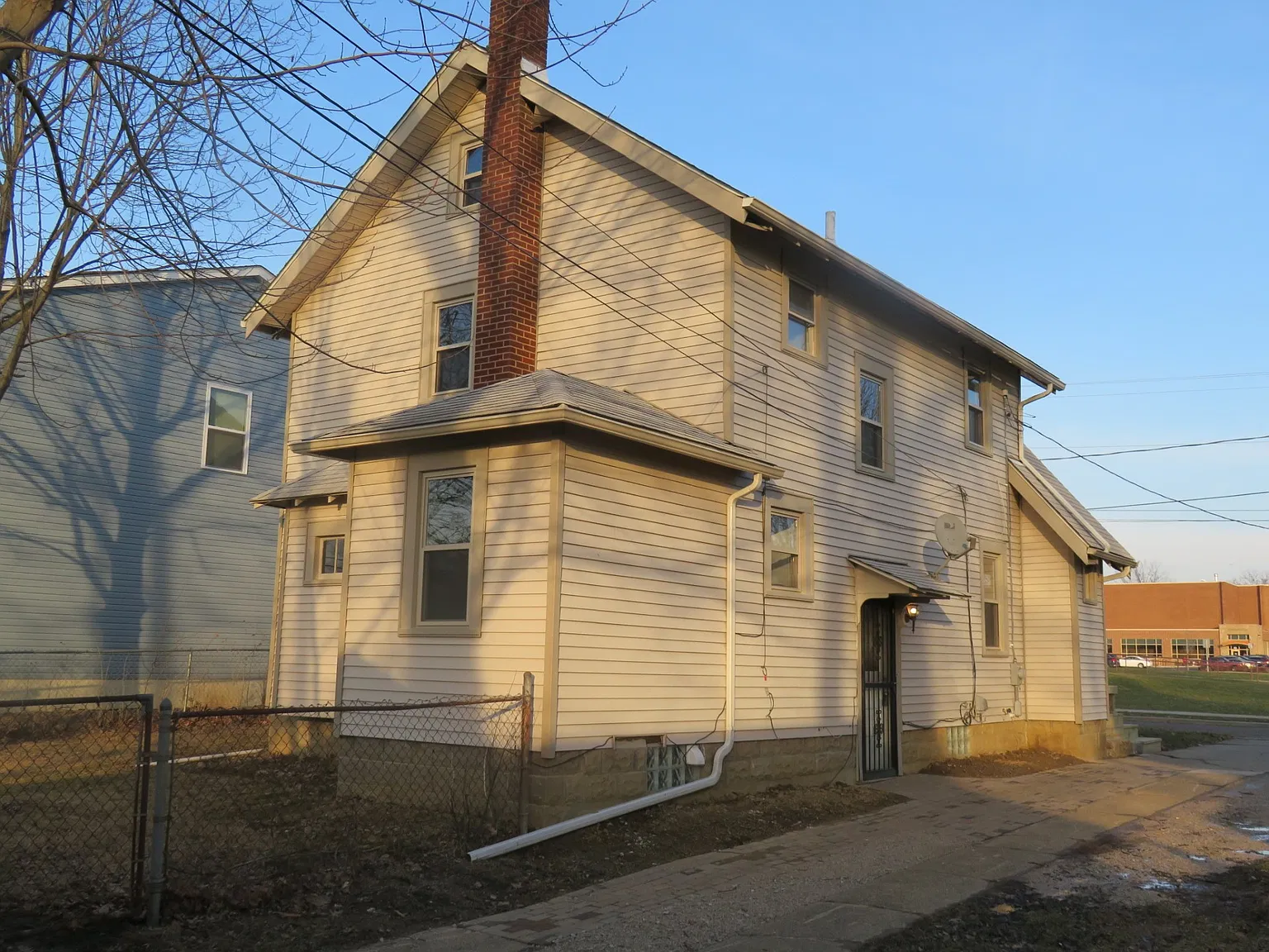 3 bed, 1256 sqft, $1,250 — Photo 3