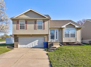 16626 Erskine St, Omaha, NE 68116