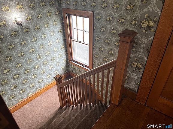2nd image of 35 Woodmere Rd