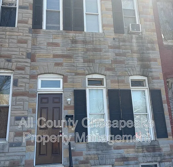 2023 W Lanvale St — Photo 1