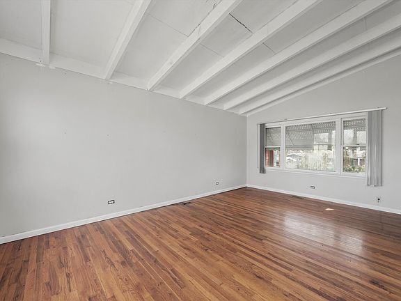 5th image of 639 Easy St