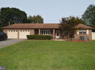 339 Center Rd, Leesport, PA 19533