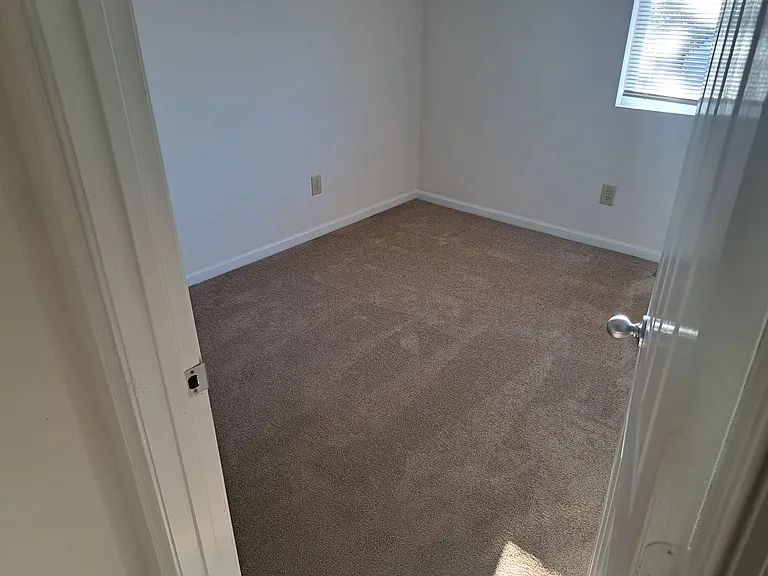5685 Campus Dr — Photo 13