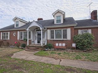 35 E Welcome Rd, Greenville, SC 29611