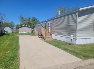 700 W Ridgeway Ave #528, Cedar Falls, IA 50613