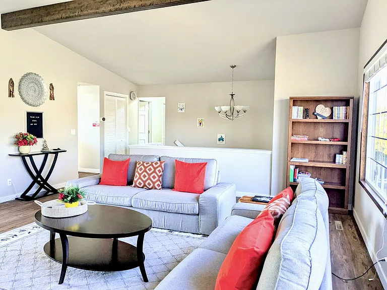 S Lakeway Dr — Photo 11