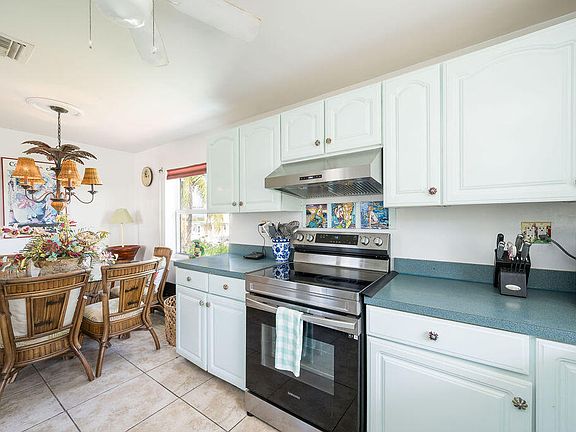 4th image of 24357 Caribbean Dr W