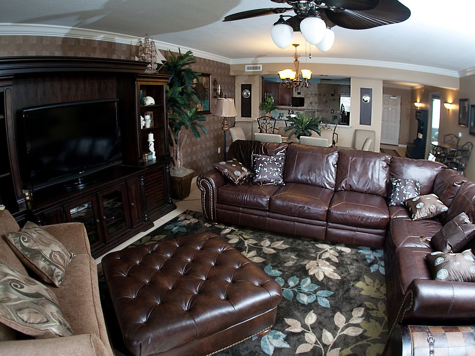 Spacious Living Room