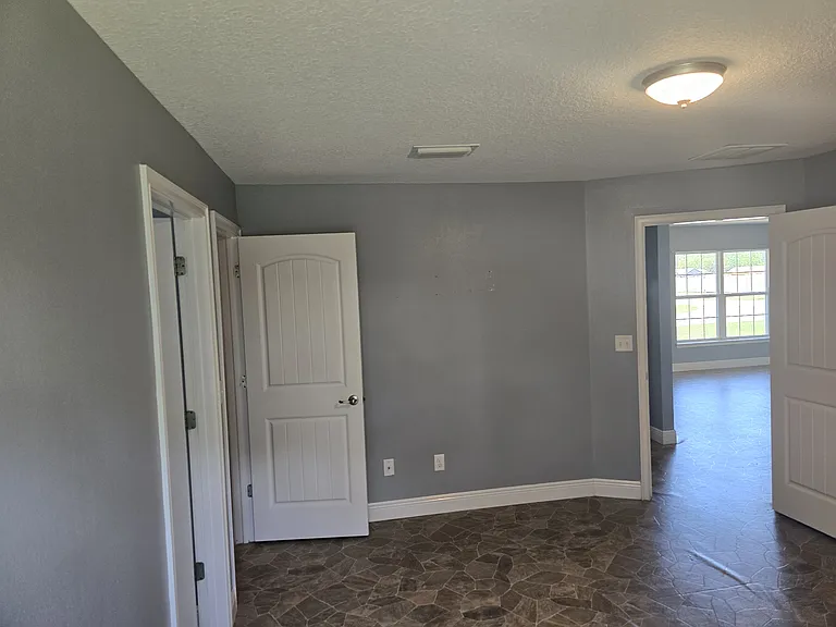 12762 SW 33rd Ave — Photo 8
