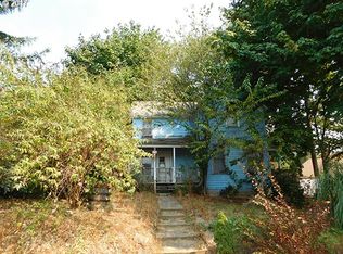 479 B St, Elkton, OR 97436