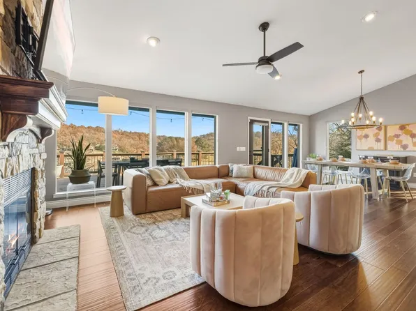 59 Portsmouth Dr #Id1221917p, Bella Vista, AR 72715