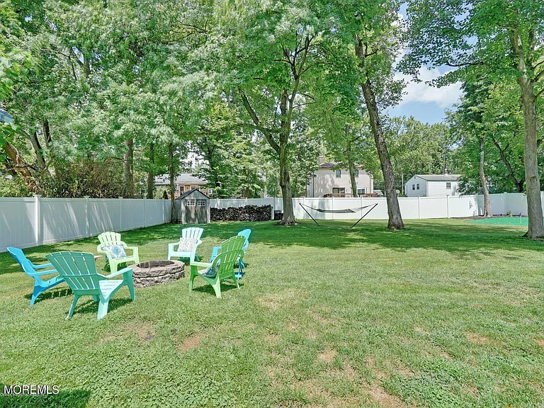 445 Brookside Ave — Photo 2
