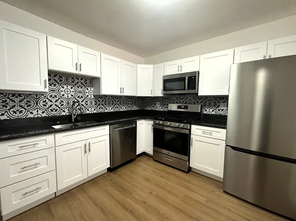 1503 W Nelson St APT 1F, Chicago, IL 60657
