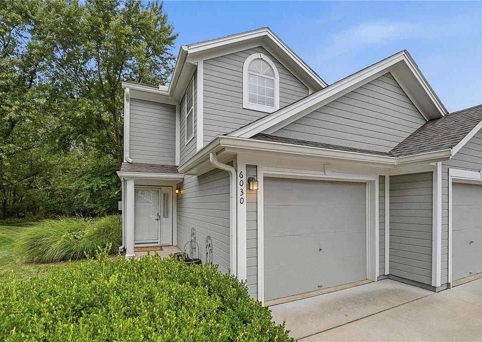 1st image of 6030 NE Moonstone Dr