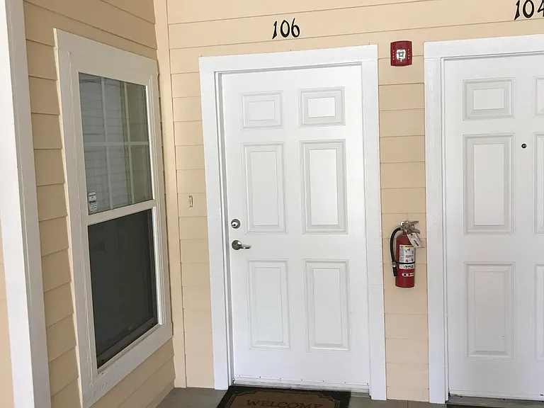 8201 Green Parrot Rd #106 — Photo 1