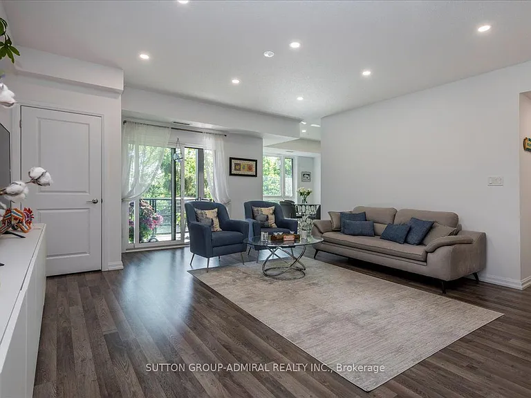 302 Essa Rd #418 — Photo 10