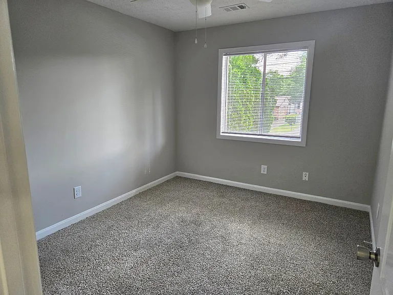6015 Luna Dr — Photo 10