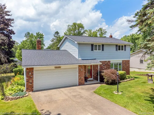 6635 Eastlawn Ave, Clarkston, MI 48346