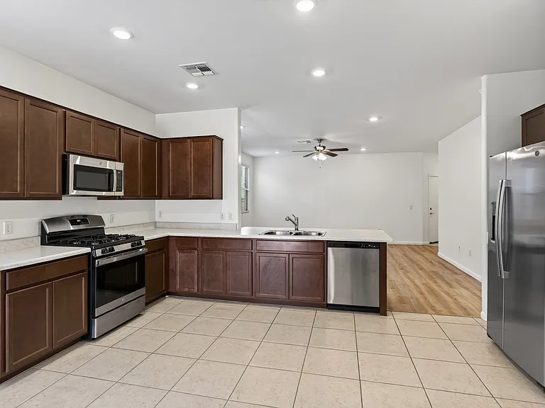 6845 E Camino Naife — Photo 10