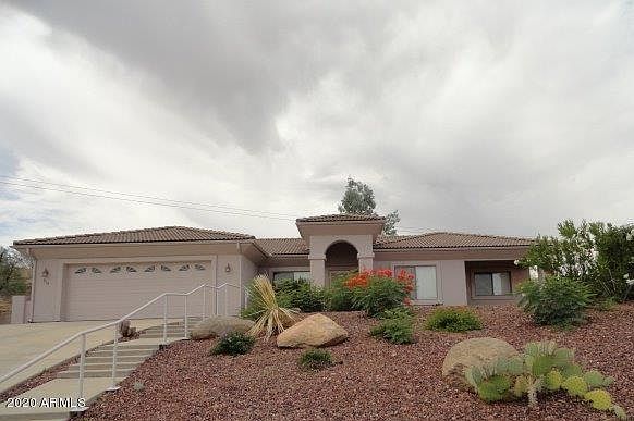 1st image of 915 Arroyo Ln