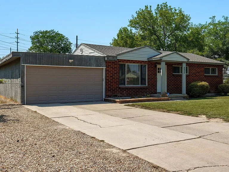 3334 S Maple Way — Photo 2