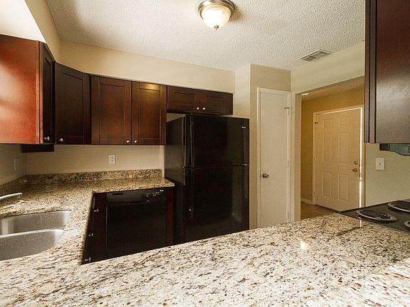 4th image of 5452 Southgrove Dr