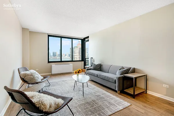 Rented by Sotheby's International Realty | media 16