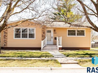 220 N Marshall St, Mitchell, SD, 57301