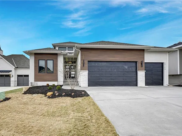 24980 W 98th Pl, Lenexa, KS 66227