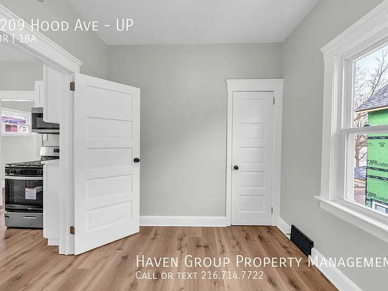 2209 Hood Ave #UP — Photo 5