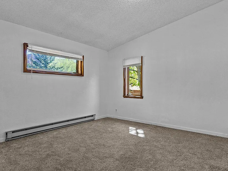 1108 Parkwood Ln — Photo 12