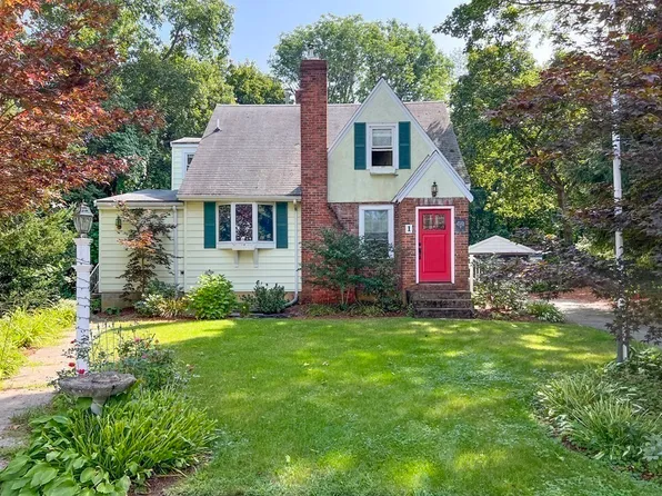 1 Washington Ter, East Walpole, MA 02032