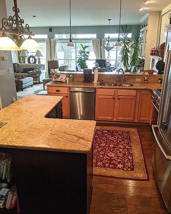 2nd image of 523 Central Dr