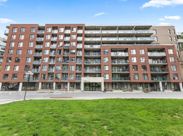 225 Rue De La Montagne #503, Montreal, QC H3C 2A6